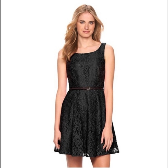 LC Lauren Conrad Dresses & Skirts - LC Lauren Conrad black lace dress with belt
